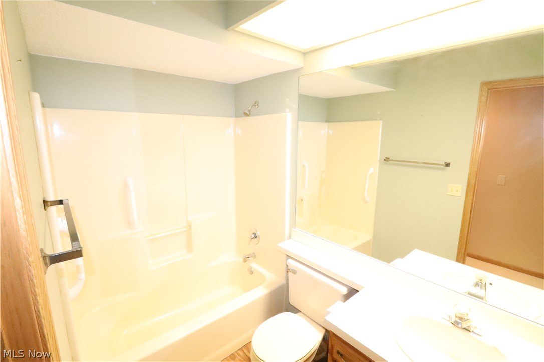 Pinewood Condo Ph 12 - Residential