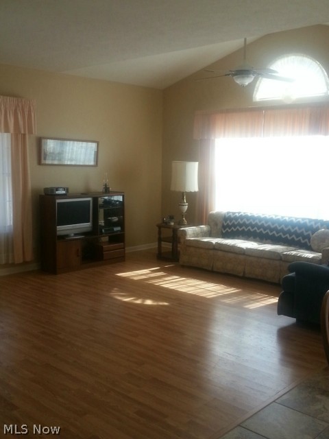 Clingan Xing Condo - Residential