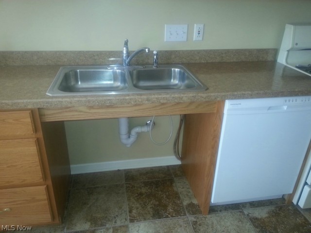 Clingan Xing Condo - Residential