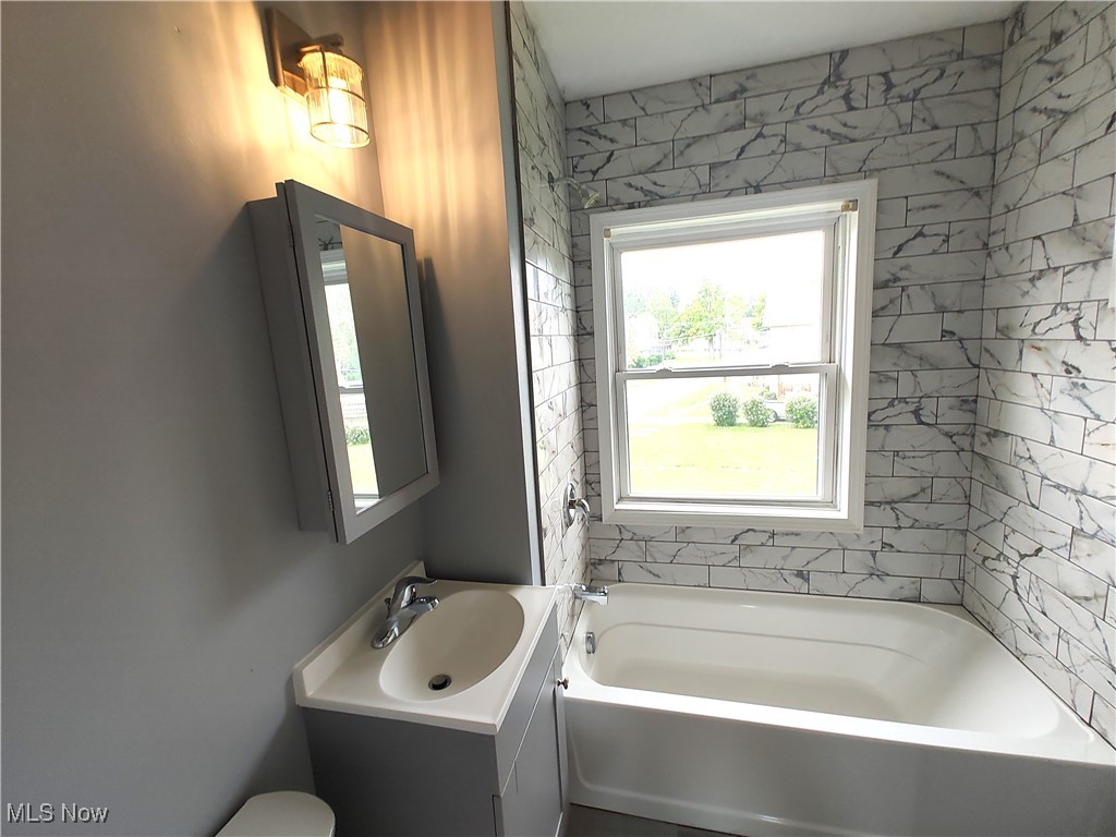 313 W 41st Street, Ashtabula, Ohio image 37