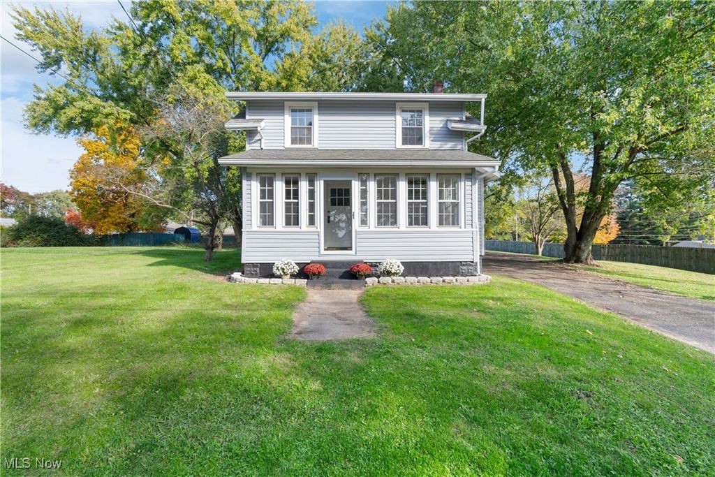 Photo of 860 17th Street NW, Massillon, OH 44647 (MLS # 5165761)