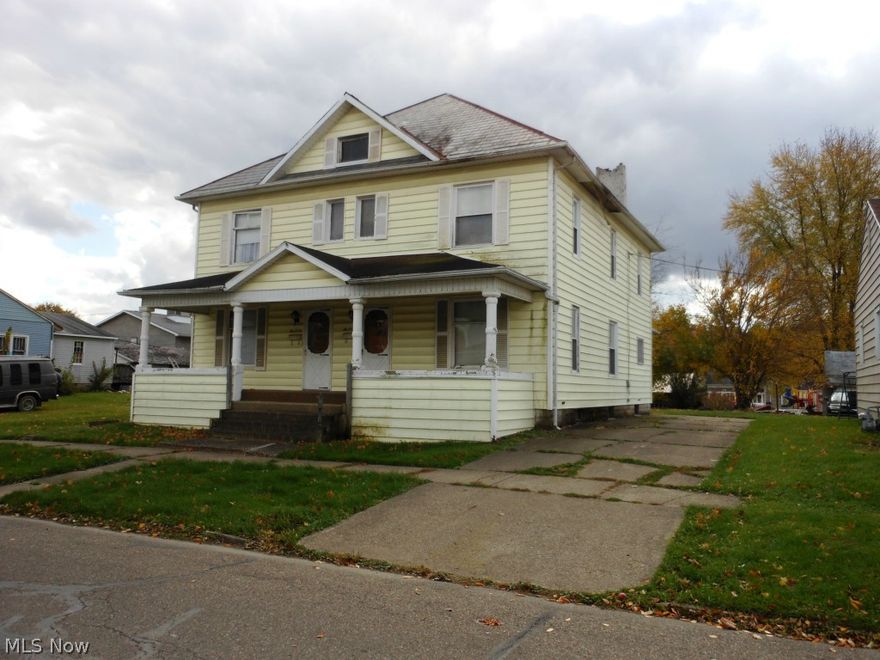Spacious duplex with 3 bedrooms each, private basements, nice woodwork, many updates on electrical and plumbing, all utilities separate. This is an Estate sale, Sold in "AS IS " condition and some fix up and repairs evident upon viewing. Each unit has 1517 Sq. Ft.