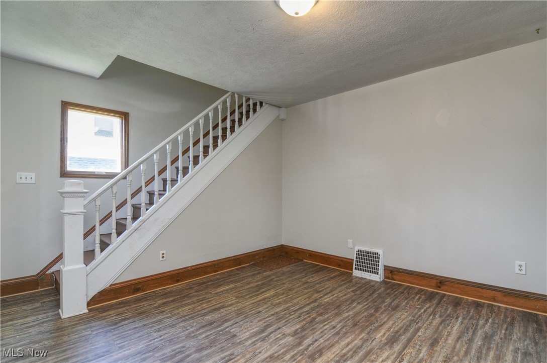 Moores N Barb - Residential