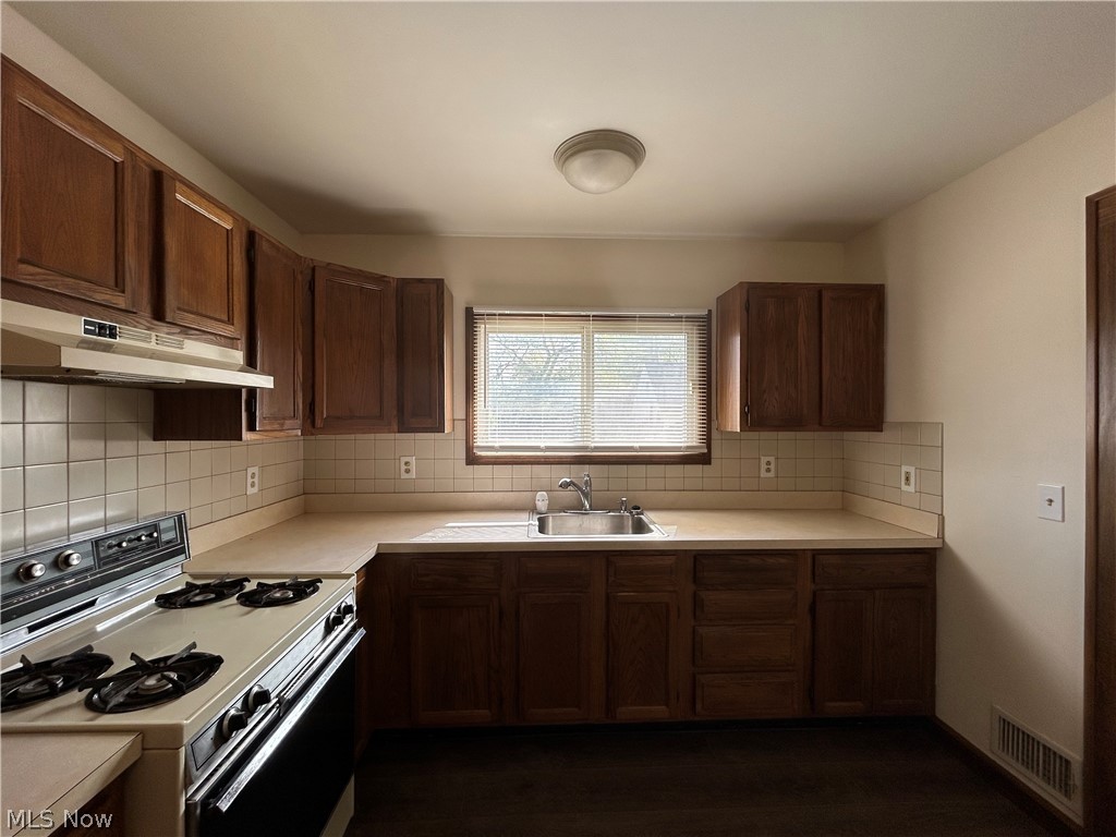 Rockefeller & Andrews - Residential Lease