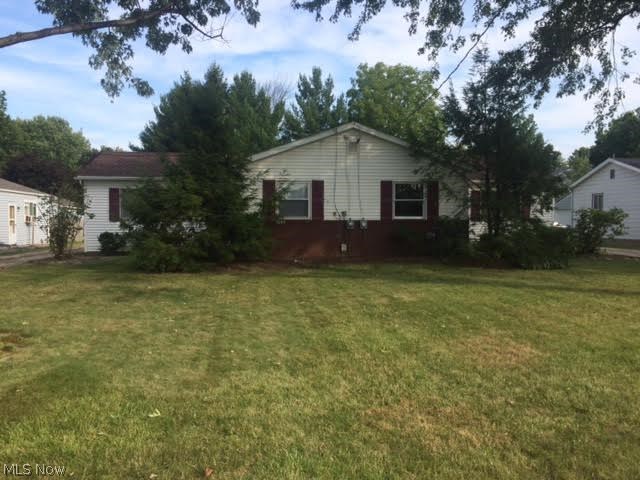 Great duplex available immediately! 2 bedrooms, 1 bath, 1 car garage, separated basement with washer and dryer hook ups. The unit has new carpet and has been freshly painted. Move-in ready!