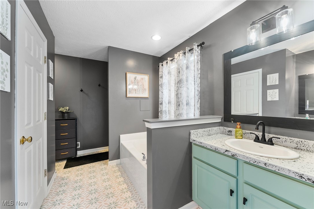 Knolls/Collins Pond - Residential