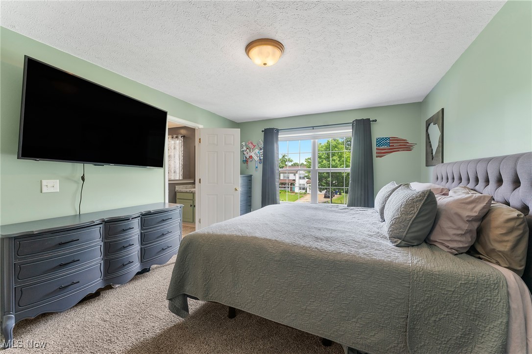 Knolls/Collins Pond - Residential