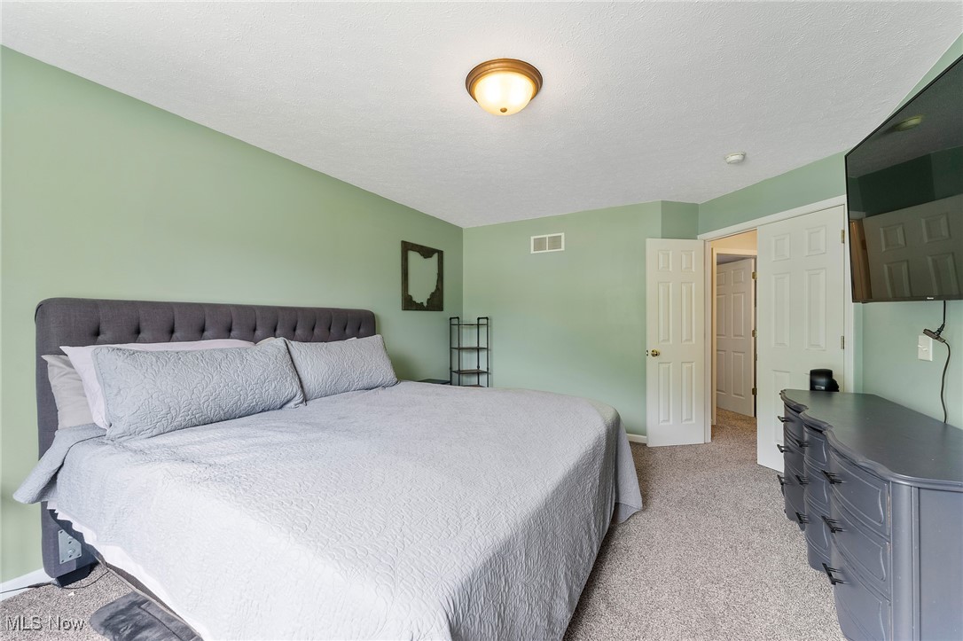 Knolls/Collins Pond - Residential