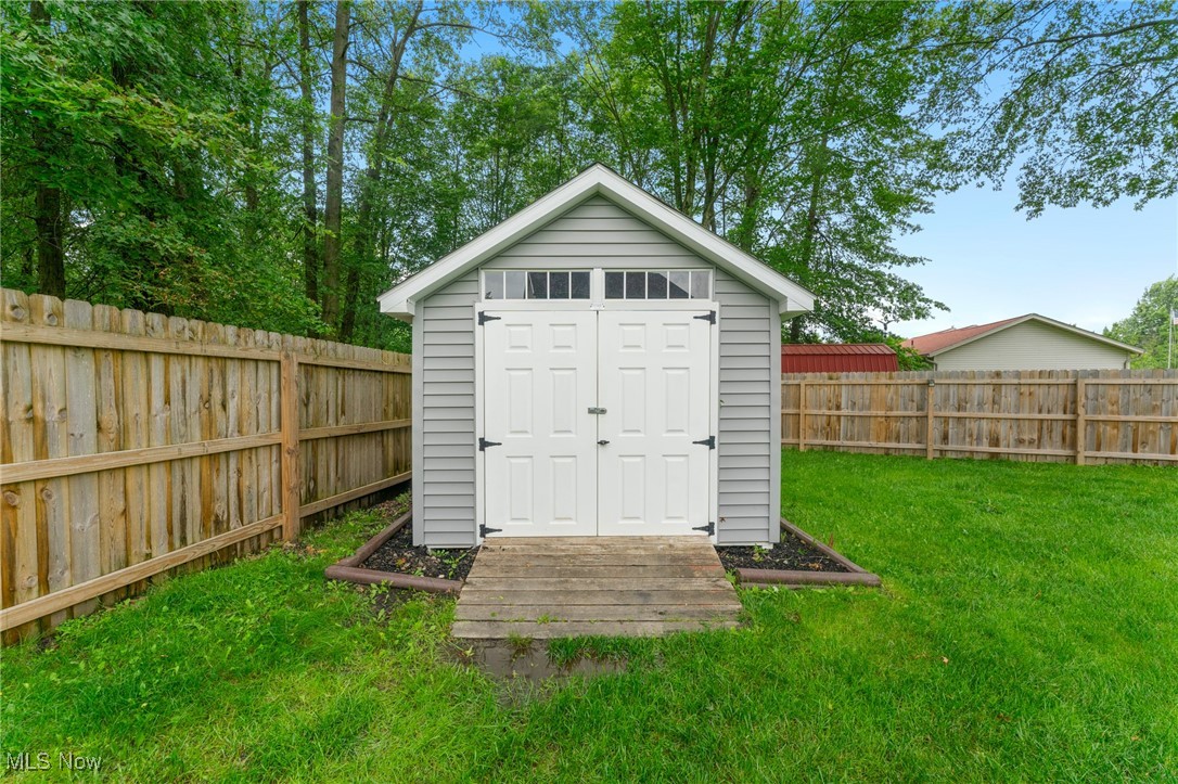 Knolls/Collins Pond - Residential