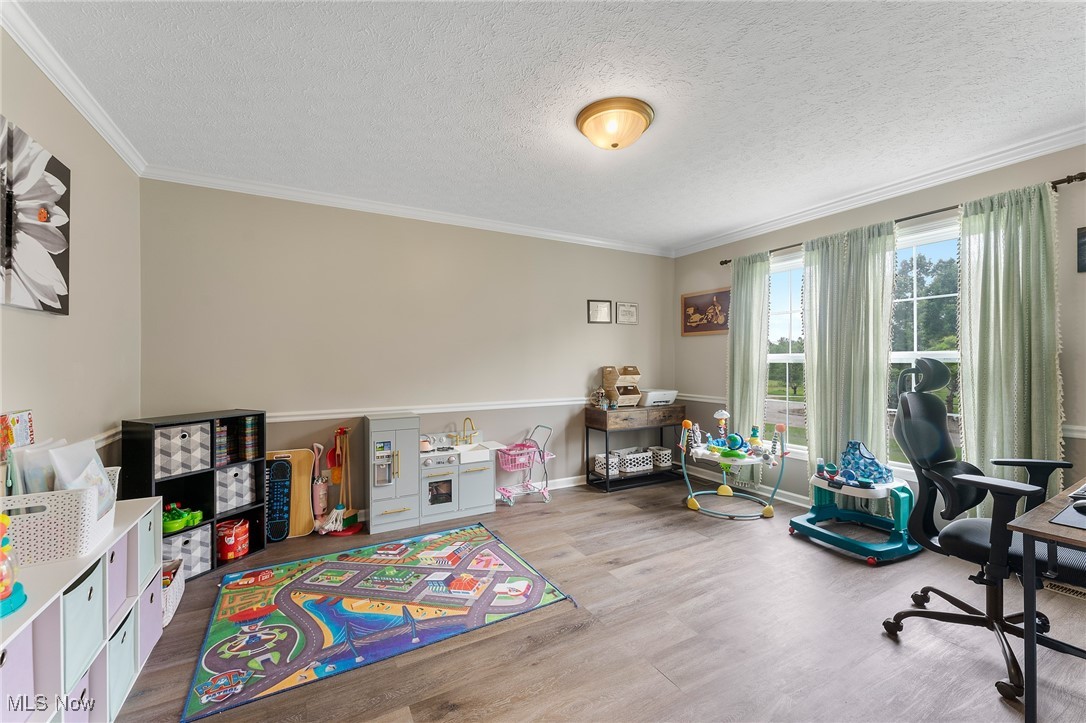 Knolls/Collins Pond - Residential