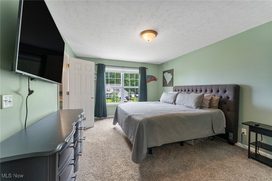 Knolls/Collins Pond - Residential