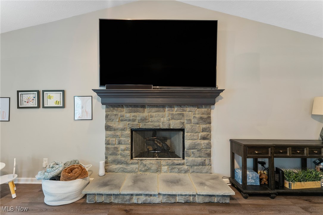 Knolls/Collins Pond - Residential