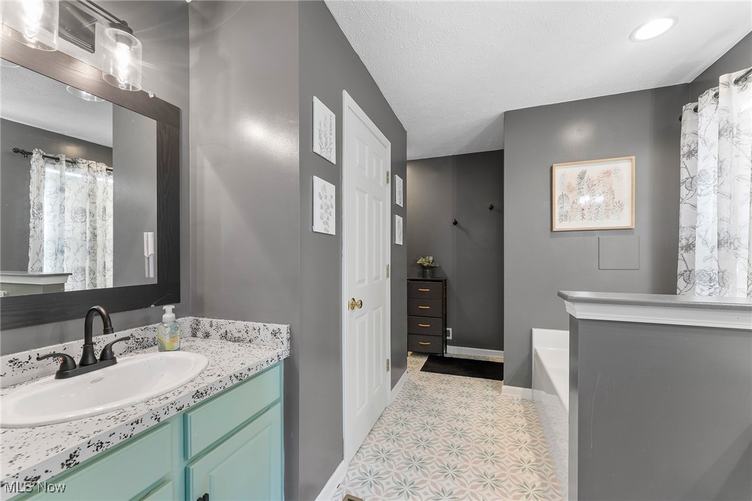 Knolls/Collins Pond - Residential