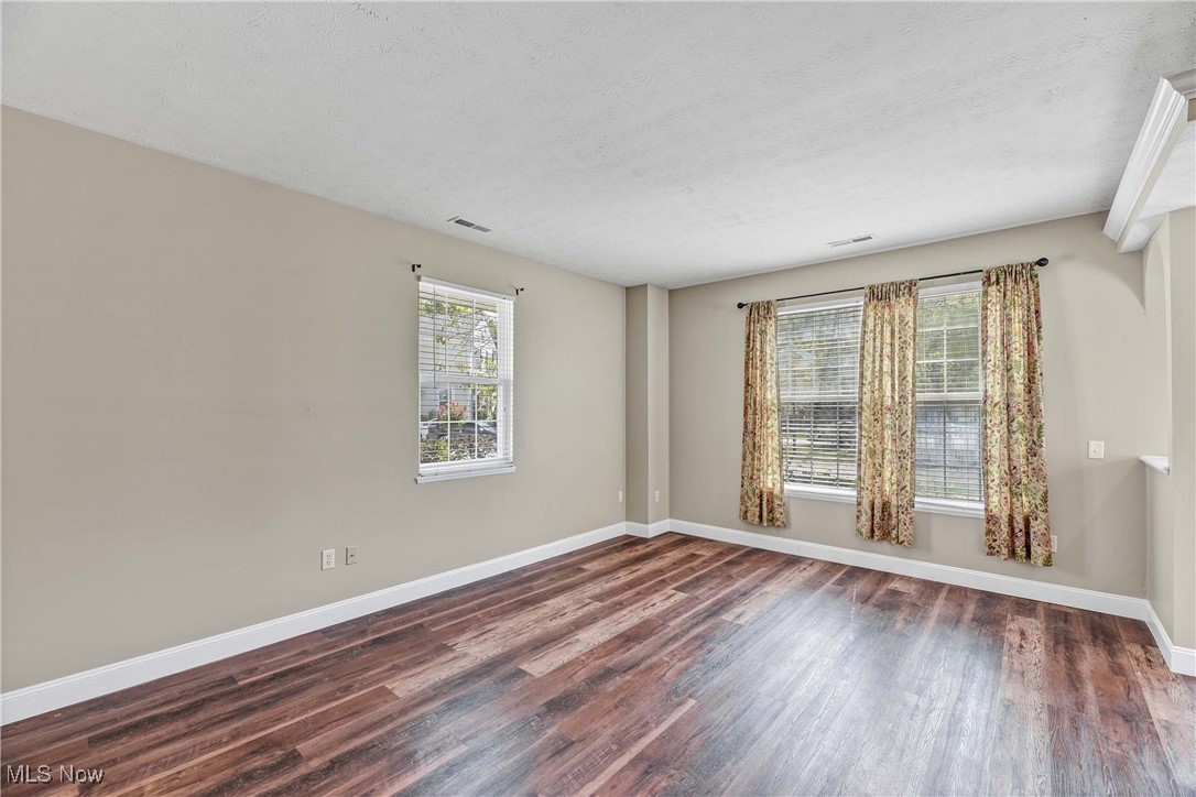 Falls Pointe Clstrs Ph 01-B3b - Residential