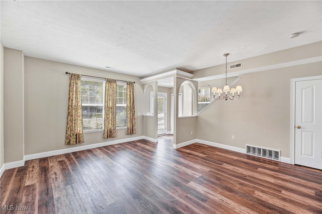 Falls Pointe Clstrs Ph 01-B3b - Residential