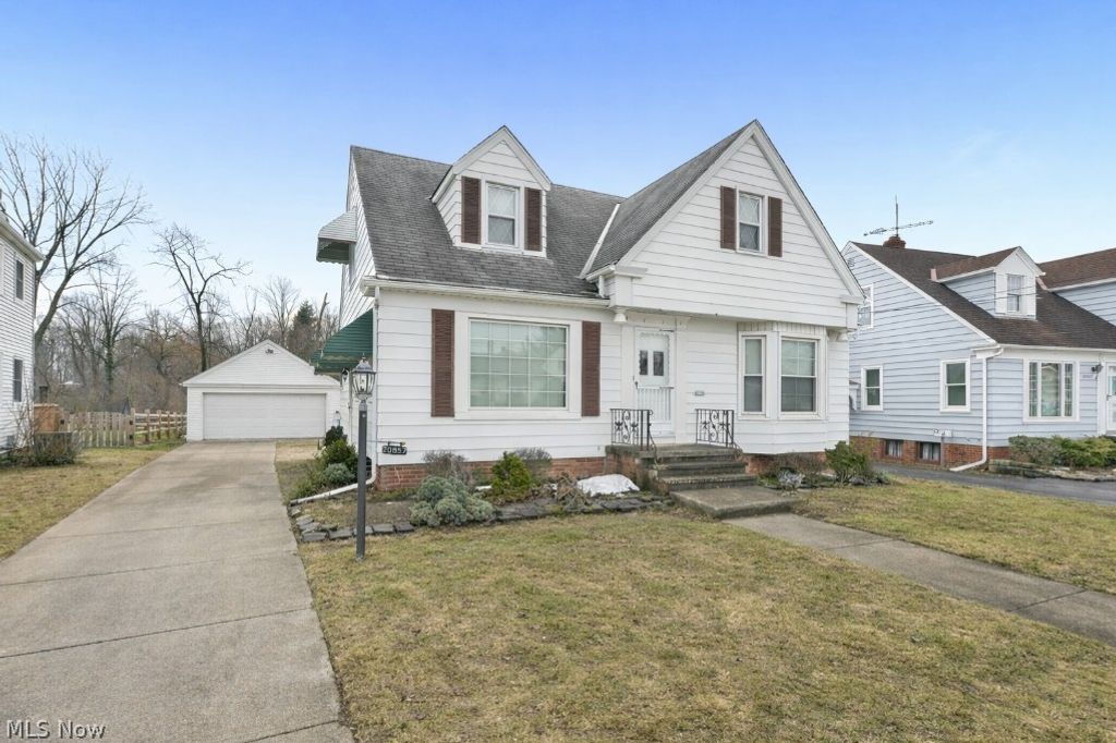 Photo of 20857 Fairpark Drive, Fairview Park, OH 44126 (MLS # 5188095)