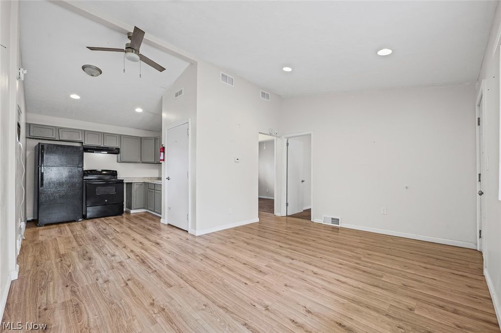 Photo of 1208 Bellows Street, Akron, OH 44301 (MLS # 5202603)