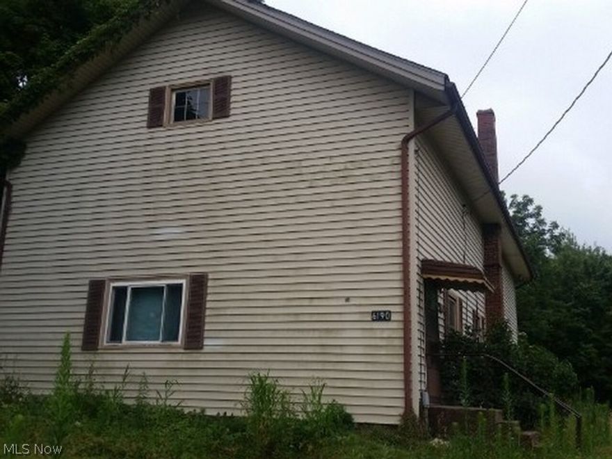 4 Bed, 2 bath home located in Navarre, OH. This is a nice size home but repairs and updates will be needed. Overall great potential!