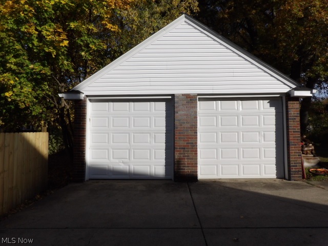 H W Davis Land Co - Residential Lease