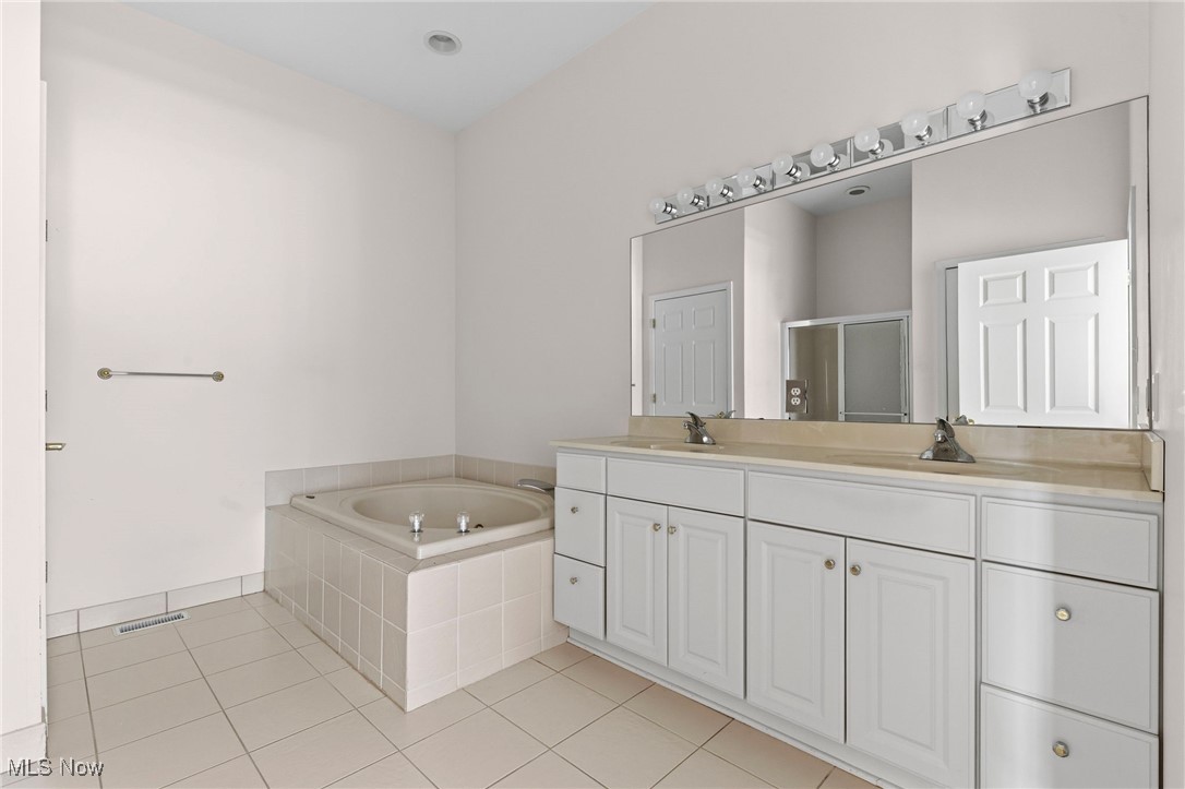 Villas/Orange Condo Ph 02 - Residential