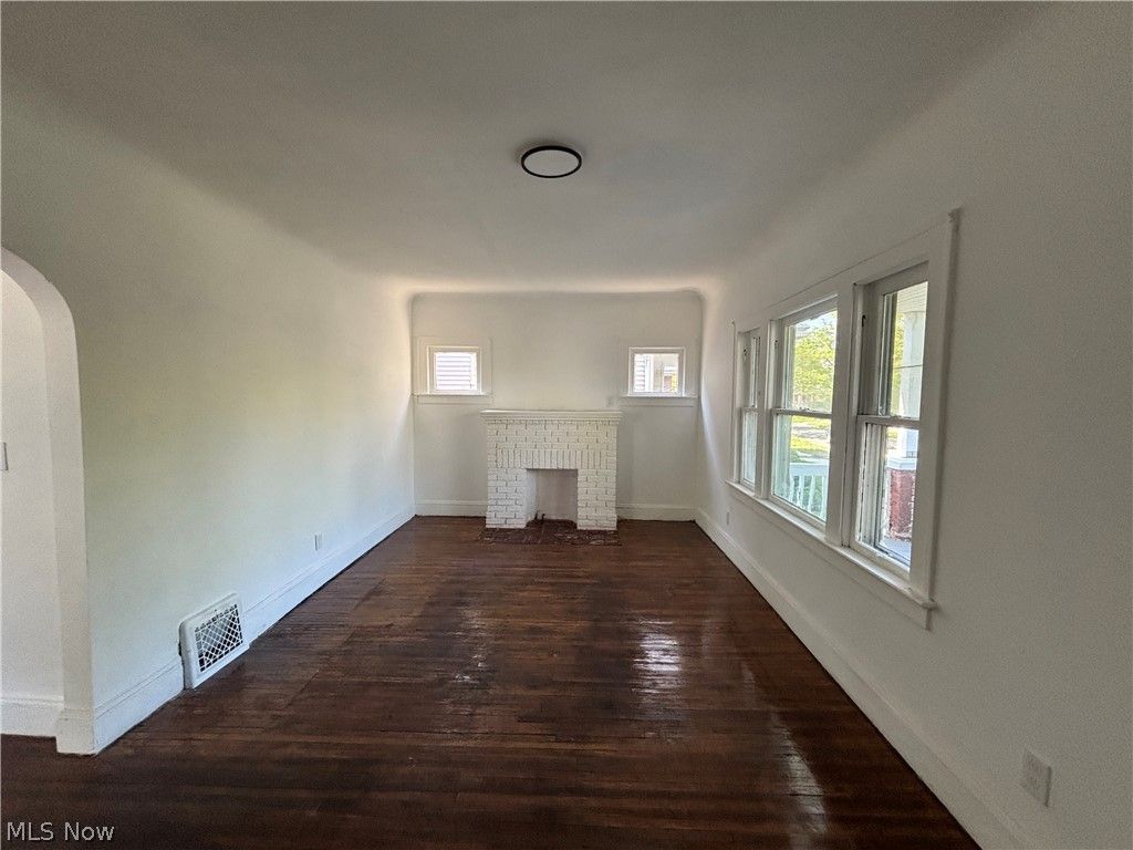 Photo of 3621 E 154th Street, Cleveland, OH 44120 (MLS # 5208628)