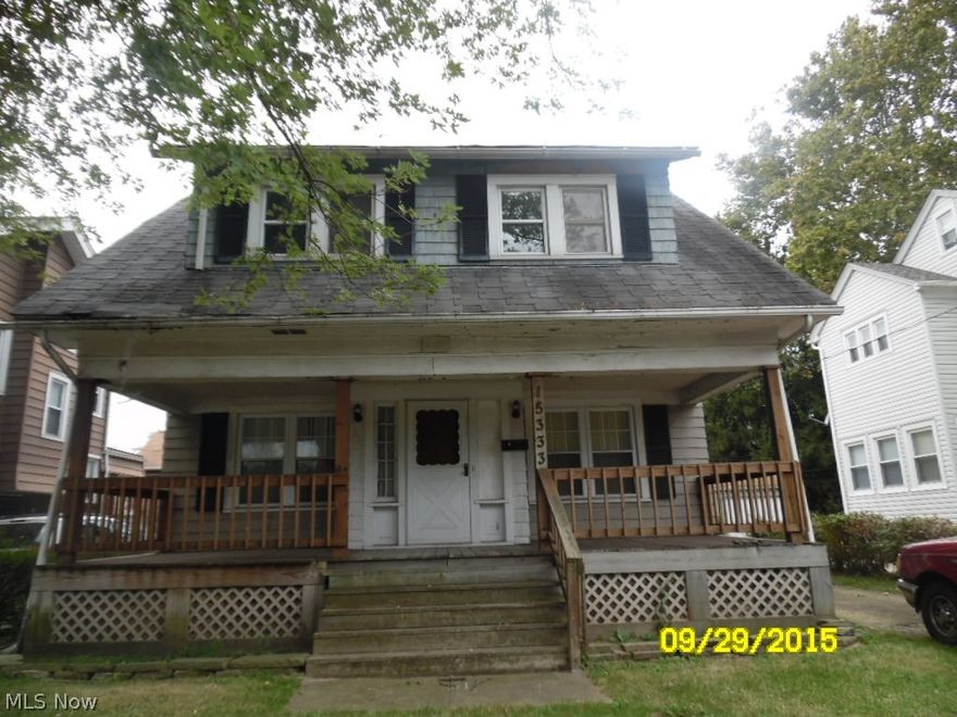 This 1,556 square foot house sits on a 5,400 square foot lot and features 3 bedrooms and 1 bathroom. This property was built in 1924. Lots of character, charm and potential. Close to everything!