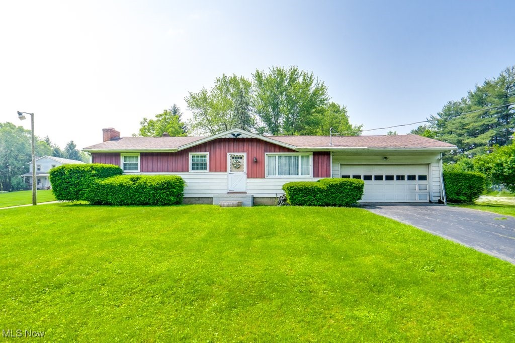 12222 Cenfield Street, Alliance, Ohio image 1