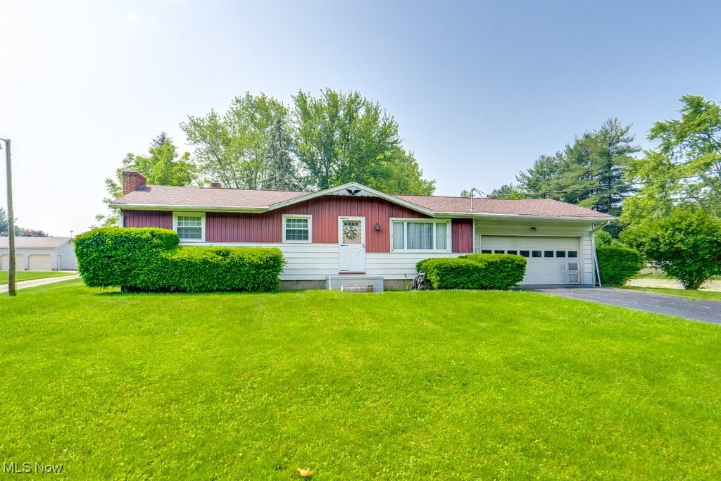 12222 Cenfield Street, Alliance, Ohio image 2