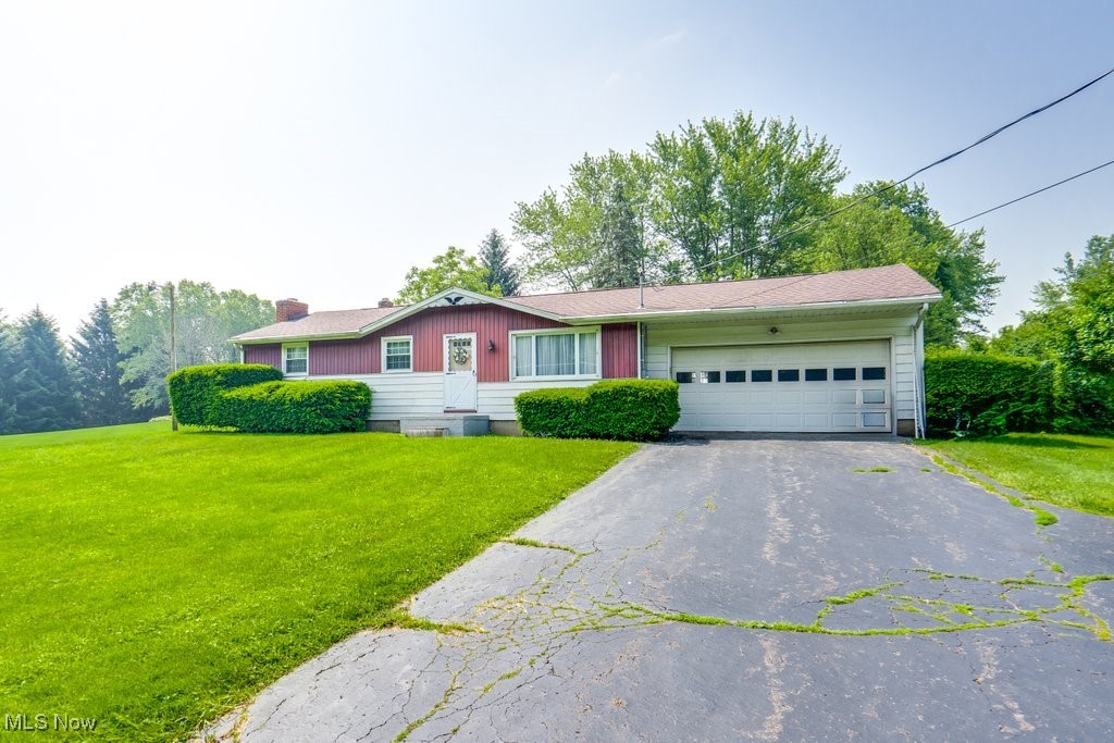 12222 Cenfield Street, Alliance, Ohio image 3
