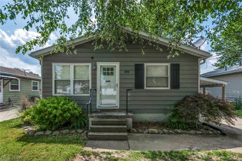 Homes For Sale - 294 Broadview Avenue<br/> Barberton, OH 44203