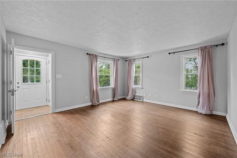 Tiny photo for 3504 E Scarborough Road, Cleveland Heights, OH 44118 (MLS # 5210318)