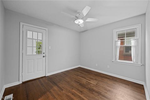 Tiny photo for 3504 E Scarborough Road, Cleveland Heights, OH 44118 (MLS # 5210318)