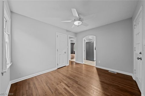 Tiny photo for 3504 E Scarborough Road, Cleveland Heights, OH 44118 (MLS # 5210318)
