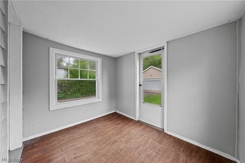 Tiny photo for 3504 E Scarborough Road, Cleveland Heights, OH 44118 (MLS # 5210318)