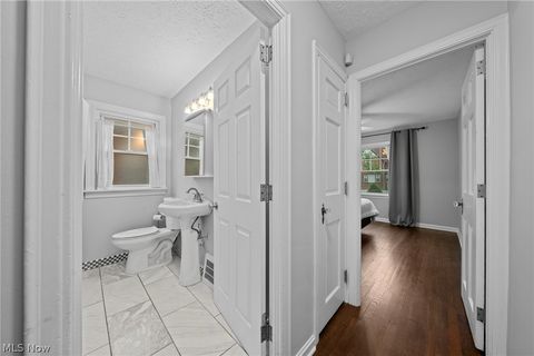 Tiny photo for 3504 E Scarborough Road, Cleveland Heights, OH 44118 (MLS # 5210318)