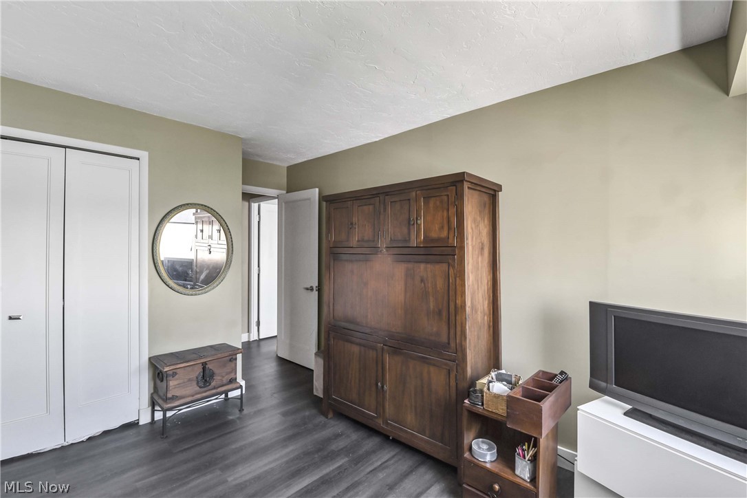 Meridian Condo - Residential