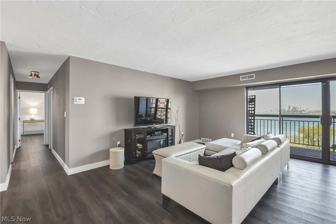 Meridian Condo - Residential