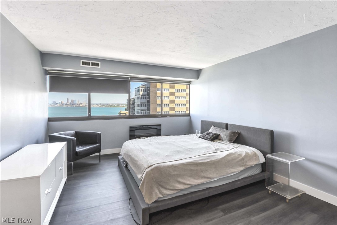Meridian Condo - Residential