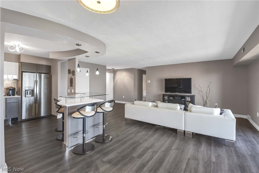 Meridian Condo - Residential
