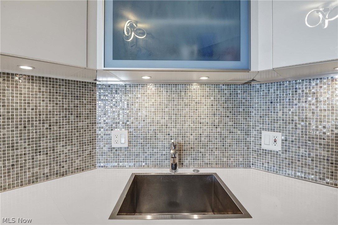 Meridian Condo - Residential