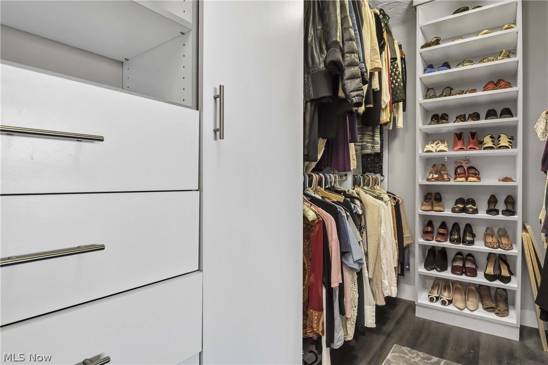 Meridian Condo - Residential