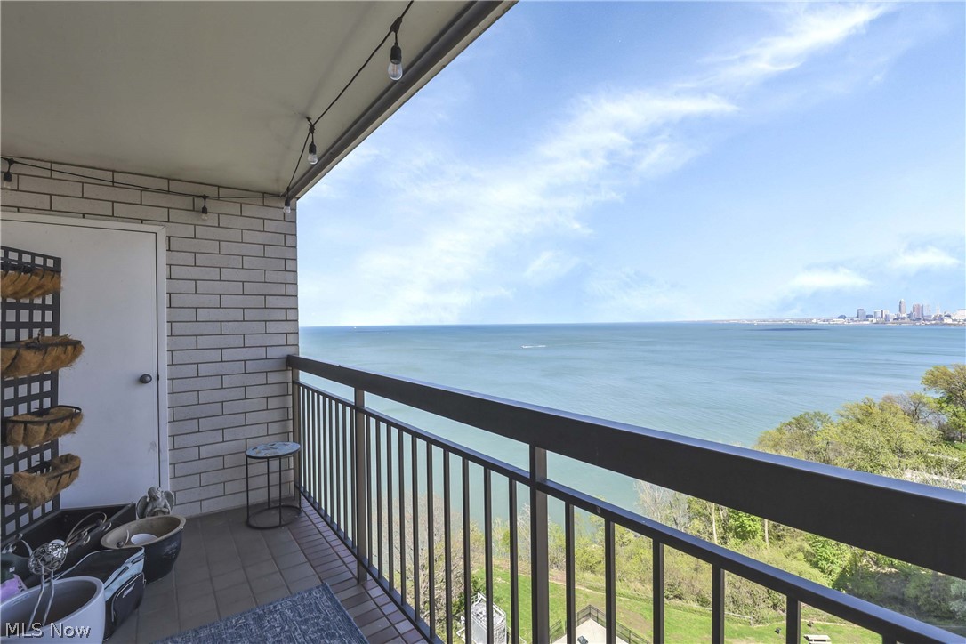 Meridian Condo - Residential