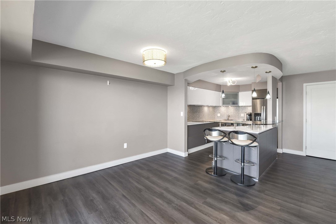Meridian Condo - Residential