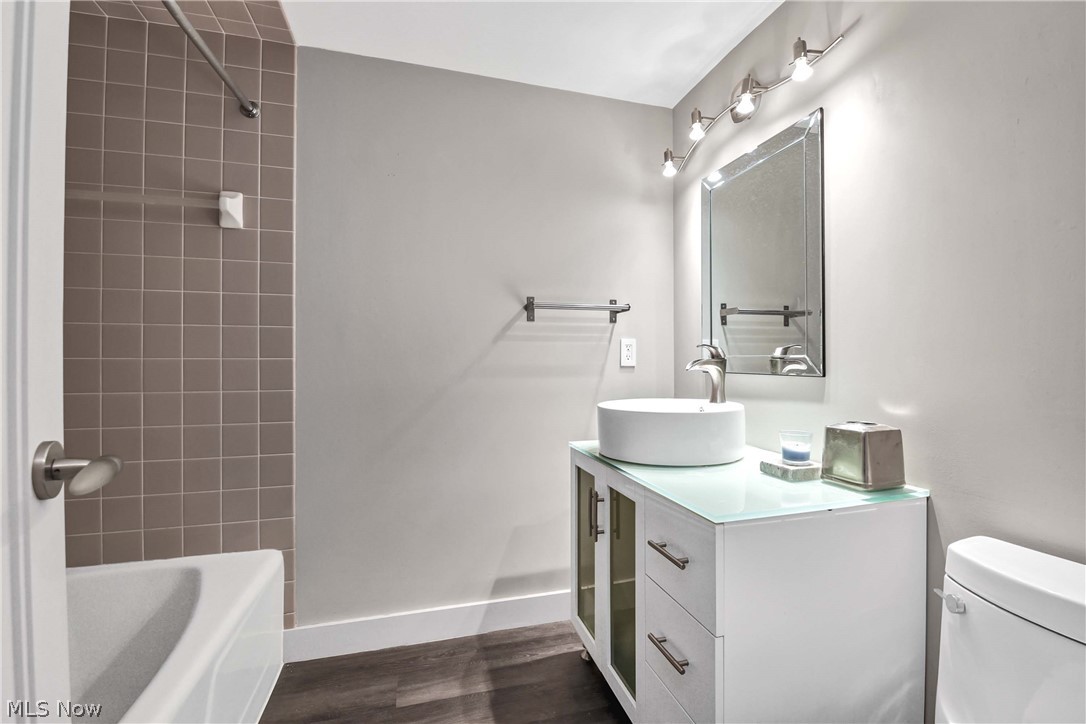 Meridian Condo - Residential
