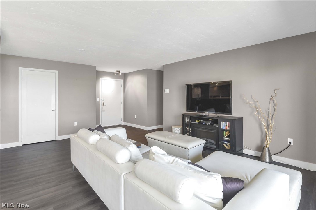Meridian Condo - Residential