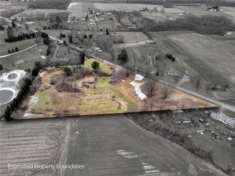 Tiny photo for 4692 Beechwood Avenue NE, Paris, OH 44669 (MLS # 5178358)