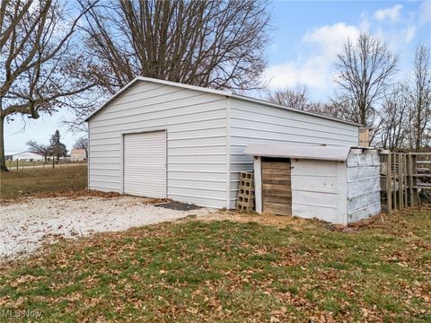 Tiny photo for 4692 Beechwood Avenue NE, Paris, OH 44669 (MLS # 5178358)