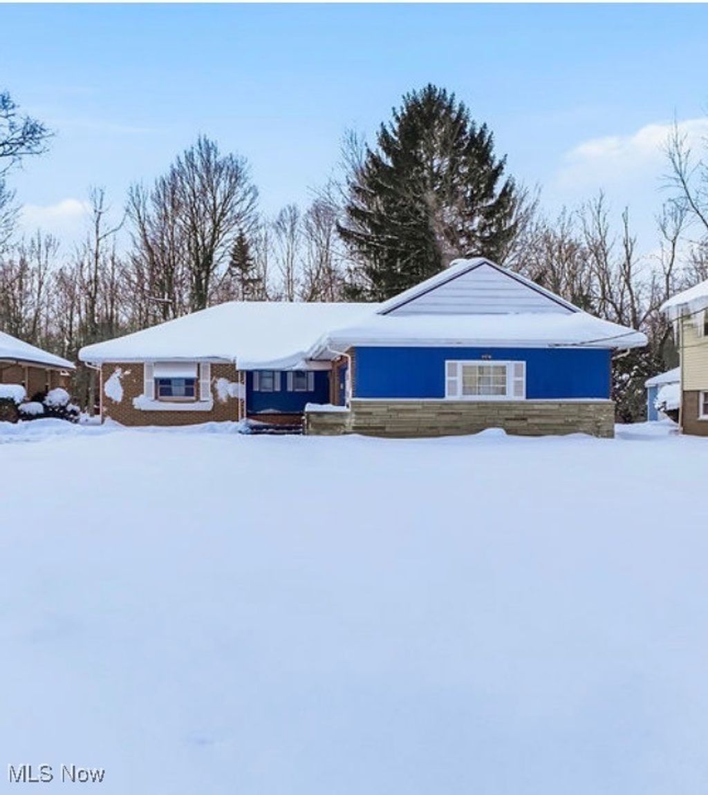 Photo of 4876 Monticello Boulevard, Richmond Heights, OH 44143 (MLS # 5183225)