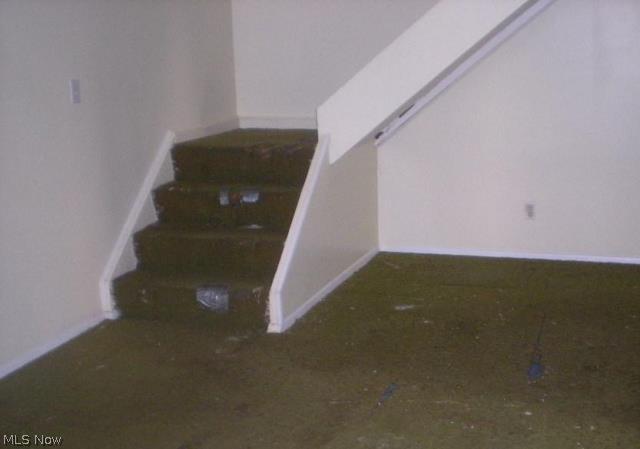 Village Green Condos 02 - Residential