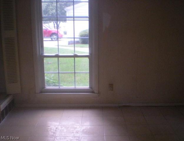 Village Green Condos 02 - Residential